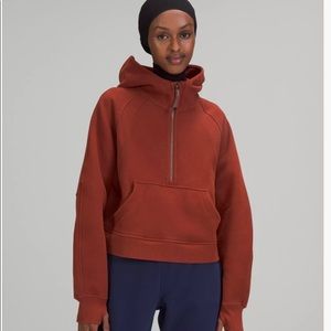 Lululemon scuba oversized half zip hoodie in color date brown. Size xs/s. NWT
